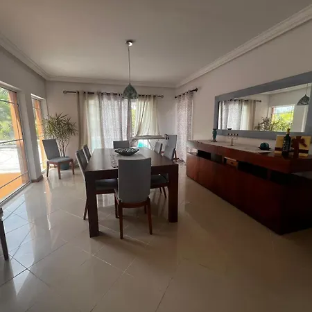 Luxury Aroeira Villa