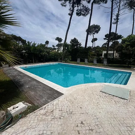 Luxury Aroeira Villa *
