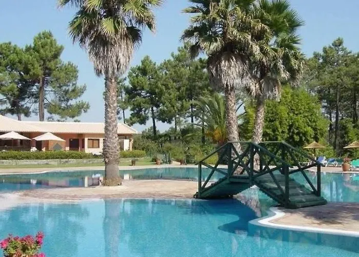 别墅 Luxury Aroeira *